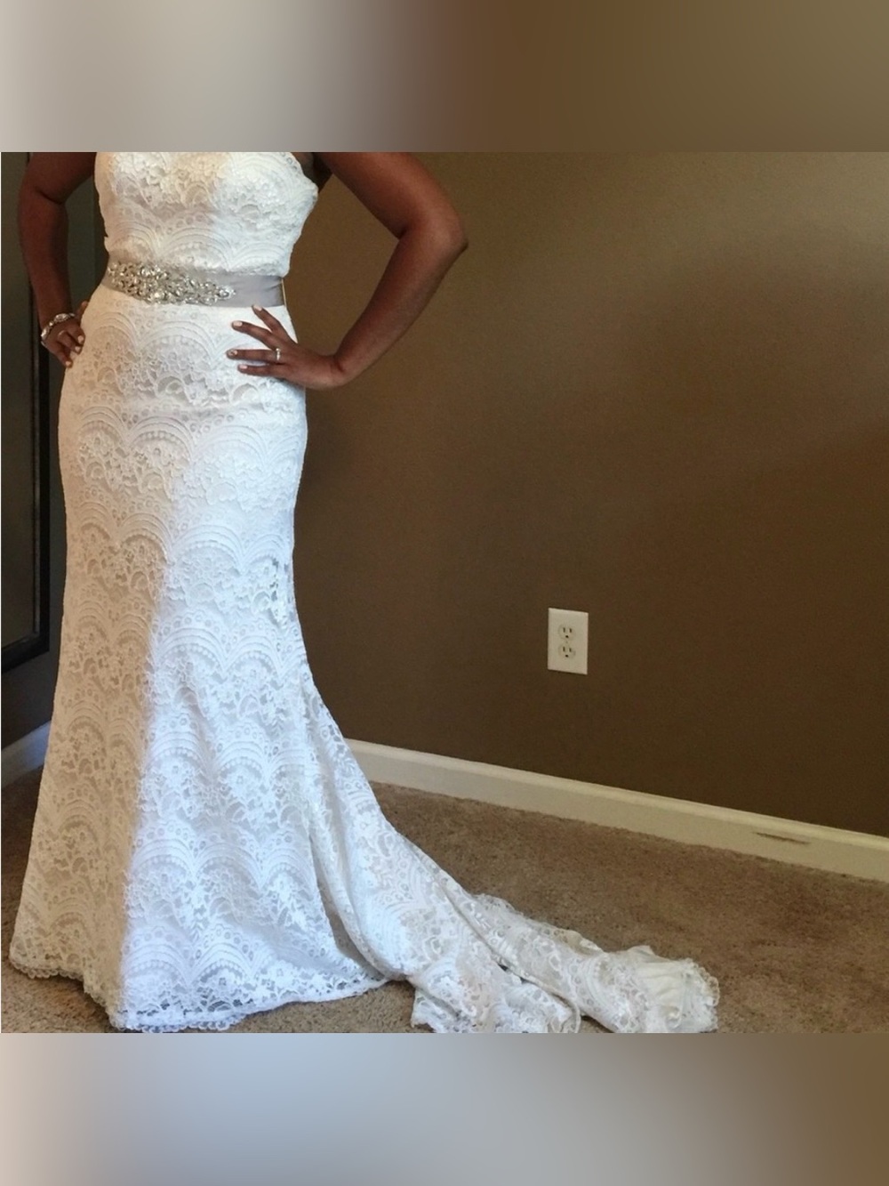 Ivory & Champagne Scalloped Lace Wedding Gown w/ Crystal Sash & Veil - Size 12